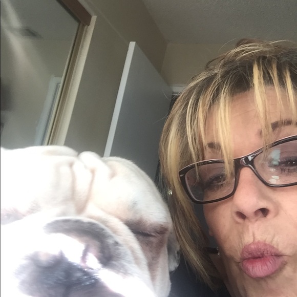 Meet your Posher, Angie - Picture 3 of 6